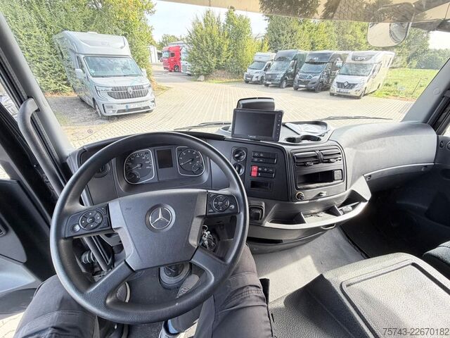 Скотовоз MERCEDES-BENZ ATEGO 1021  Roelofsen 3  Pferde  Wohnung Dusche
