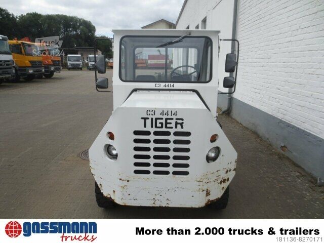 Sonderausbau-Transporter Tiger TC 50, Zugmaschine