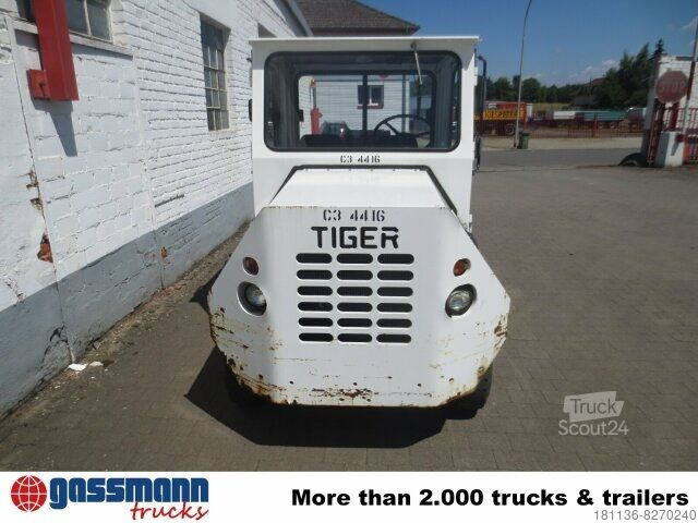 Sonderausbau-Transporter Tiger TC 50, Zugmaschine