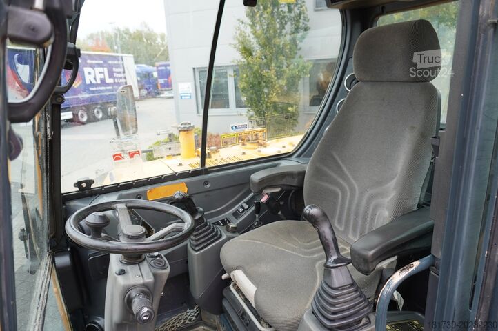 Hjulförsedd grävmaskin Hyundai Robex 55W-9 Wheeled Excavator 5.5t / 2pc