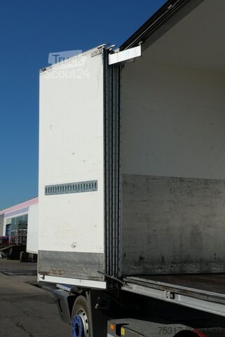 Semi-remorque fourgon Ekeri EKERI T3-A /SEITLICHE TÜREN /FALTWAND 2700 mm