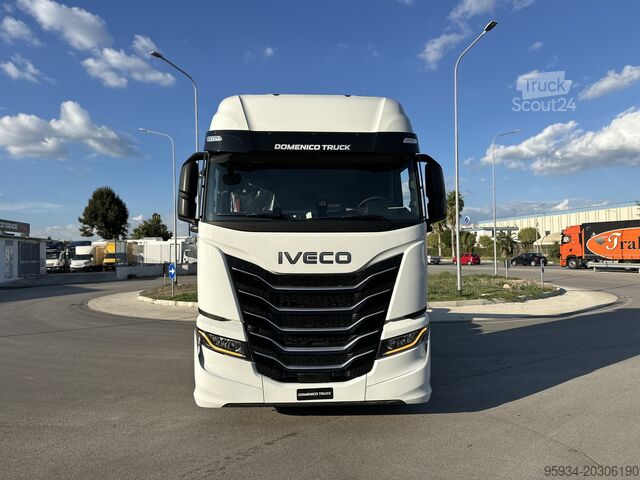 самоскид Iveco S-Way 500 6x2 ADR