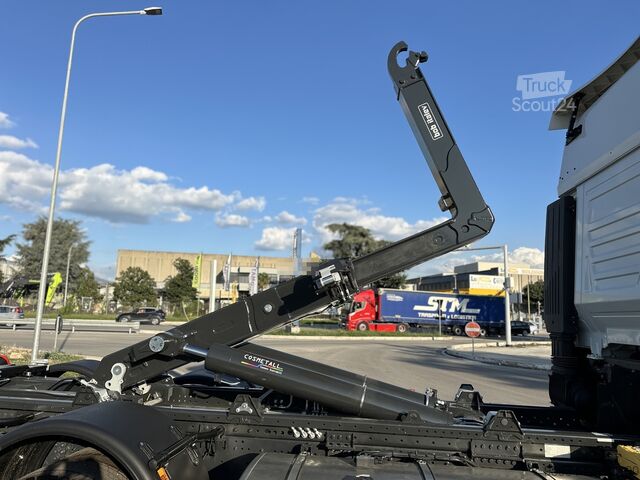 самоскид Iveco S-Way 500 6x2 ADR
