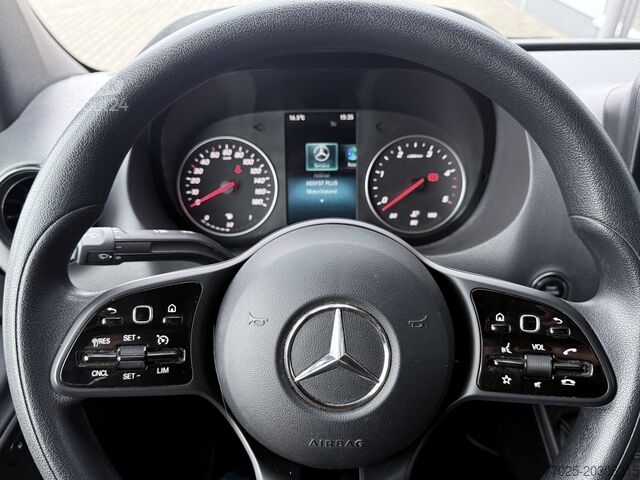 Skříňová dodávka Mercedes-Benz Sprinter 317 L4 Schwingsitz Klima 4325mm