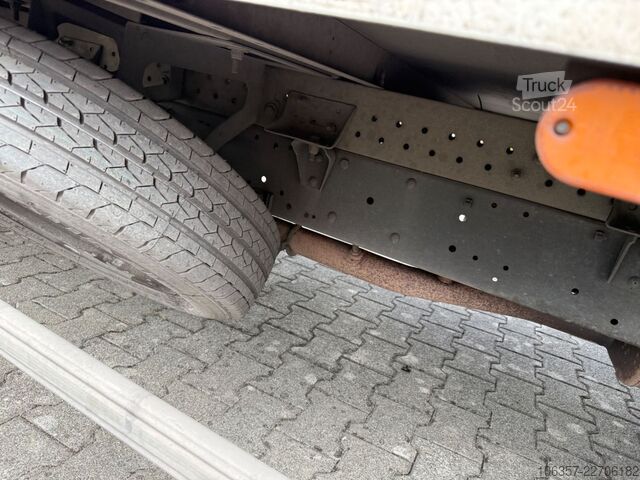 Dostavno vozilo s kesonom IVECO Daily 35C16 3,0L Koffer LBW 750kg Euro6E Seitent