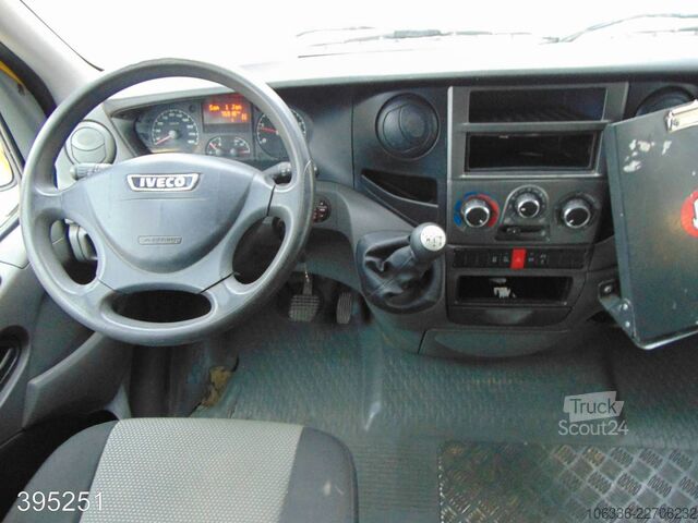 Fourgon tôlé IVECO Daily 35 S 11 A / P Maxi Postkoffer REGALSYSTEM
