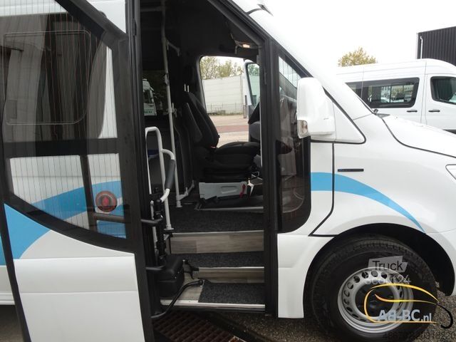 Starppilsētu autobuss MERCEDES-BENZ eSprinter 14 Sitze Electric Range: 300 km