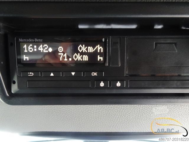 Starppilsētu autobuss MERCEDES-BENZ eSprinter 14 Sitze Electric Range: 300 km