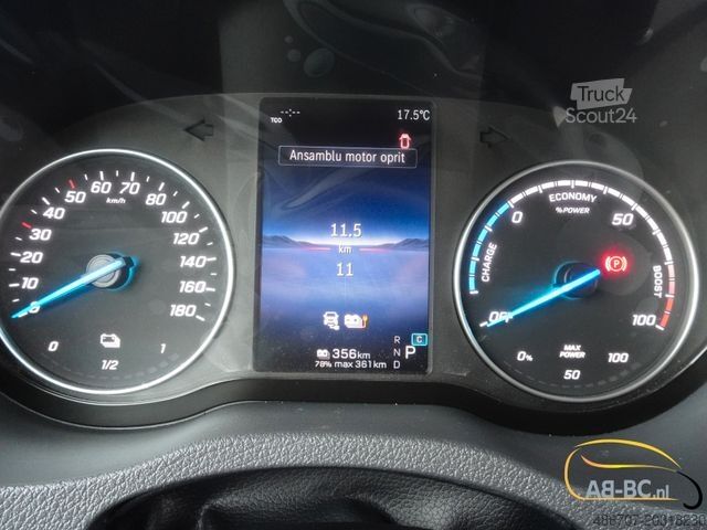 Tūrisma autobuss MERCEDES-BENZ eSprinter 17 Sitze Electric Range: 465 km