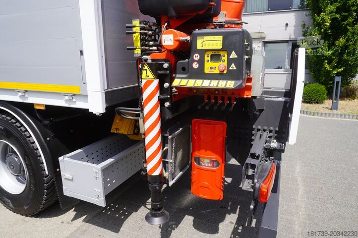 Platus kraštas su HDS Mercedes-Benz Arocs 2633 flatbed truck / Crane FASSI
