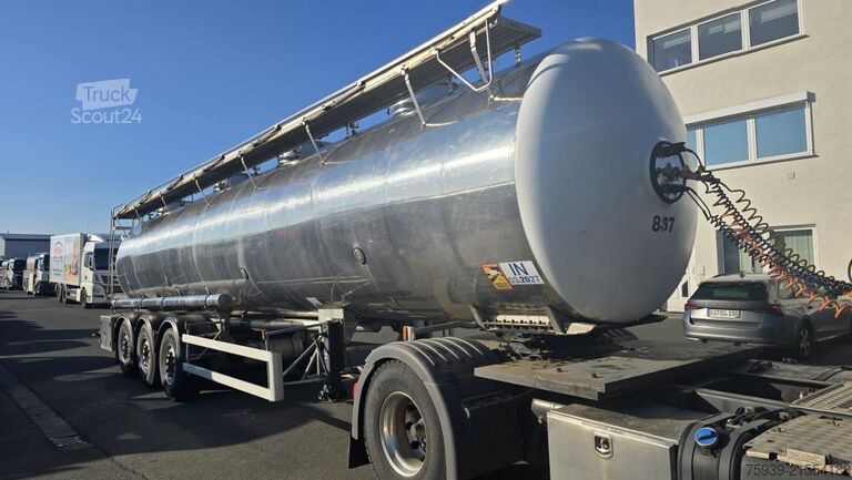 Remorque-citerne semi-remorque  Edelstahltankauflieger - Magyar - 4 Kammern