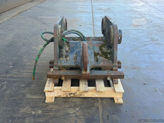 Rýpadlo  Hydraulic quick coupler CW30 excavator