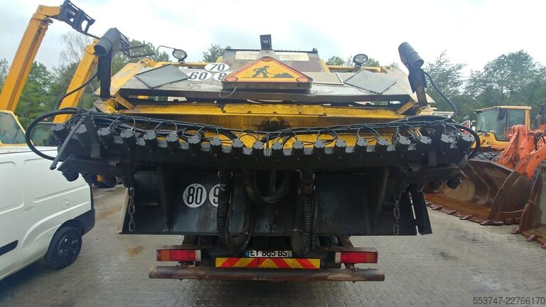 Asfaltēšanas mašīna Renault Kerax 420.32
