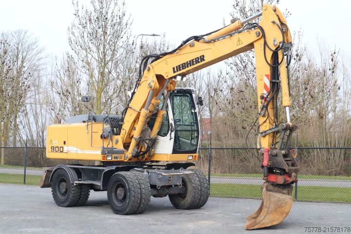 Escavatore gommato Liebherr A900C | ROTOTILT | BUCKET | GOOD TIRES
