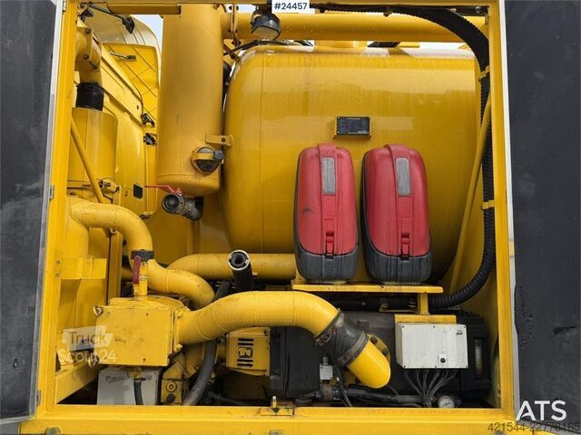 Sesalno vozilo Scania R580 8x4 Combination Sewer Cleaning Truck – Snow P