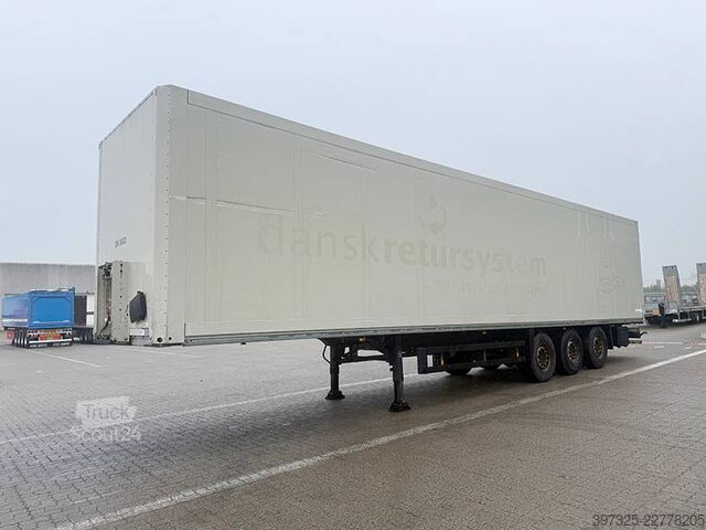 Kovček Schmitz Cargobull Boxtrailer / Kofferauflieger