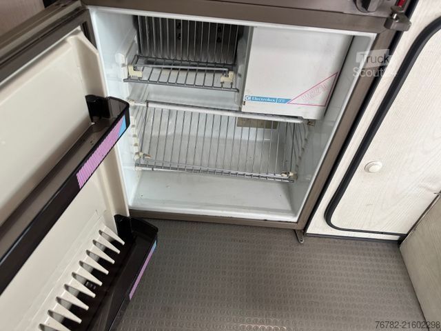 Camping-car VOLKSWAGEN LT-28 Westfalia SERVO / 6 Zylinder