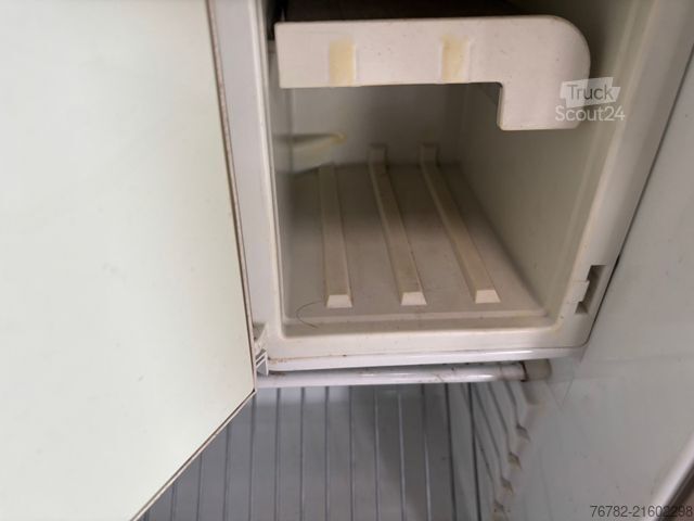 Camping-car VOLKSWAGEN LT-28 Westfalia SERVO / 6 Zylinder