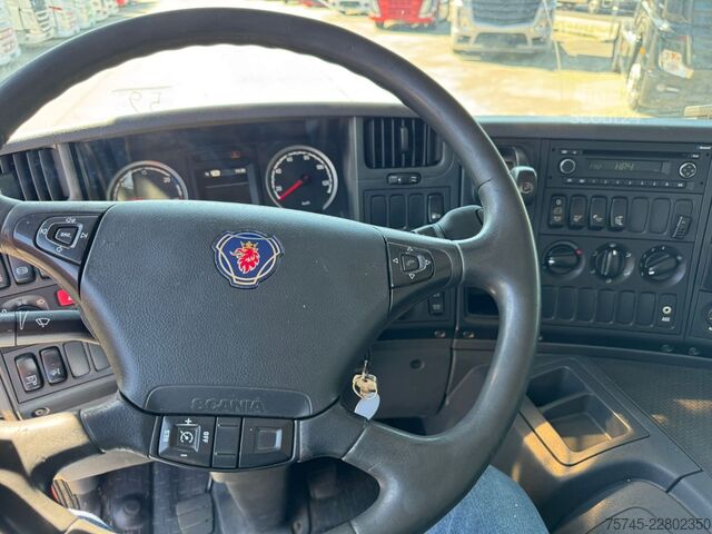 Caminhão frigorífico SCANIA P 280 Kühlkoffer mit BÄR Ladebordwand / Kiesling