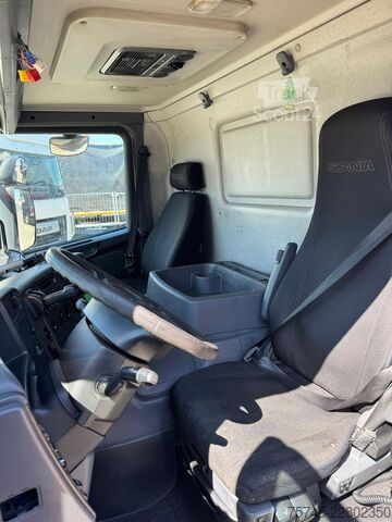 Caminhão frigorífico SCANIA P 280 Kühlkoffer mit BÄR Ladebordwand / Kiesling