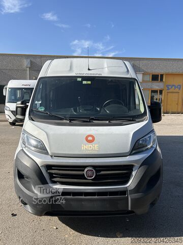 τροχόσπιτο/αυτοκινούμενο τροχόσπιτο Fiat Weinsberg Carabus 600 K | 4 Posti Letto | Completamente Attrezzato