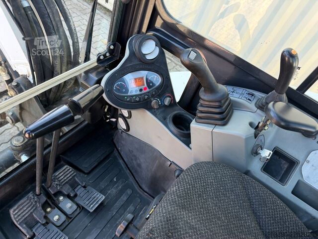 Mini ekskavatorius BOBCAT E50 / 2016 BJ / 3.381 H  / 2 x Löffel / MS03