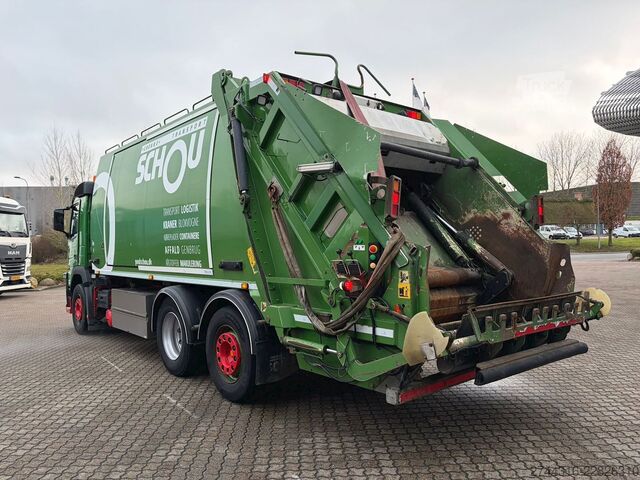 Autospecială de gunoi VOLVO FM330 6X2