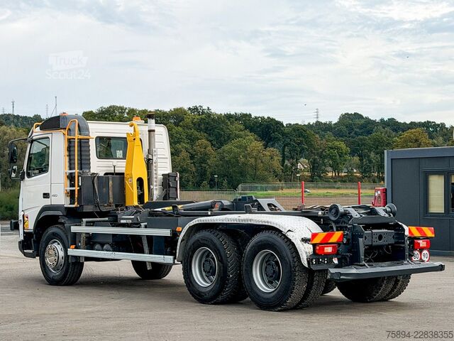 Камион с кука за контейнери VOLVO FMX 450 * Abrollkipper 5,30 m * 6x4 Top Zustand!