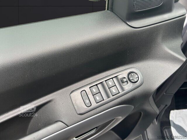 Minibüs Citroën Berlingo XL 130 MAX BAR +180°Kamera+NAV+ACC+SHZ+