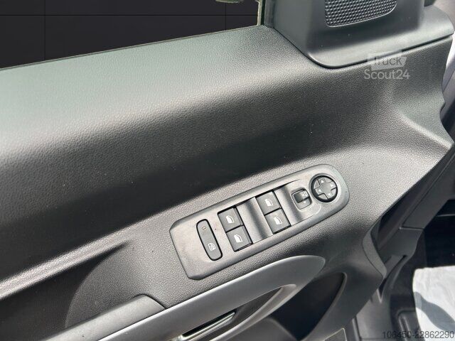 Minibüs Citroën Berlingo XL 130 MAX BAR +180°Kamera+NAV+ACC+SHZ+