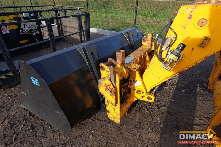 Telehandler JCB 537 135 JCB 537 125 telehandler with remote con...
