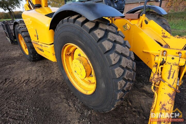 Telehandler JCB 537 135 JCB 537 125 telehandler with remote con...