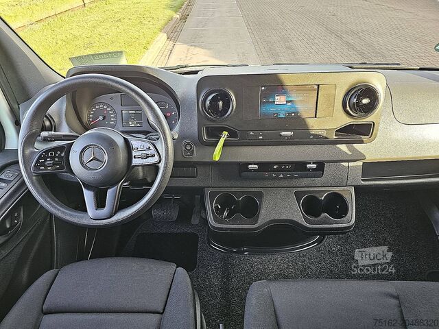 Suitcase MERCEDES-BENZ SPRINTER 315 Bakwagen Laadklep!