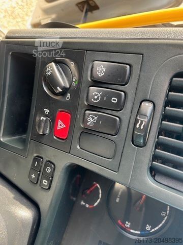 Camion cu platformă SCANIA P320 CB 4x4 Doka AHK Klima 9-Sitze Aut. Stdhz.