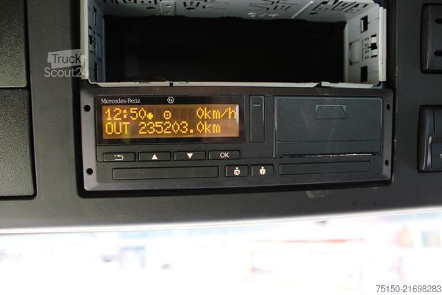 Autocamion cu cârlig pentru containere MERCEDES-BENZ 3248 8x4 BB HIAB MULTILIFT XR30S61  Nr.: 188