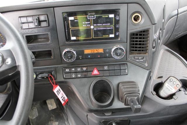 Autocamion cu cârlig pentru containere MERCEDES-BENZ 3248 8x4 BB HIAB MULTILIFT XR30S61  Nr.: 188