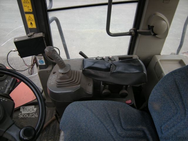 Riteņu iekrāvējs HITACHI Radlader HITACHI ZW200