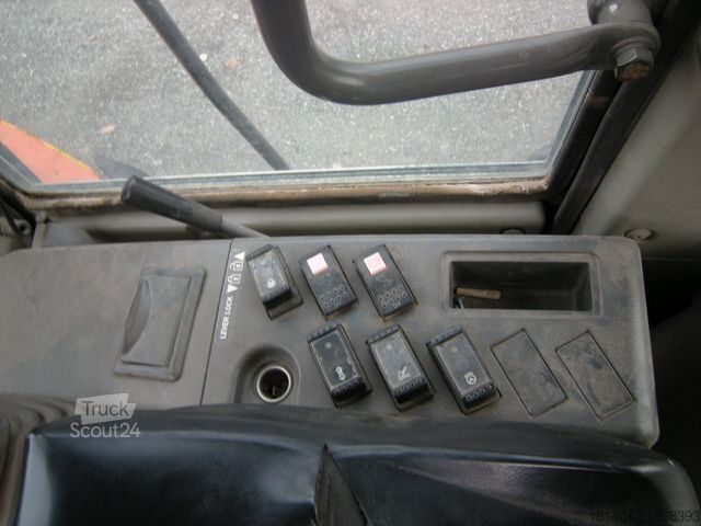 Riteņu iekrāvējs HITACHI Radlader HITACHI ZW200