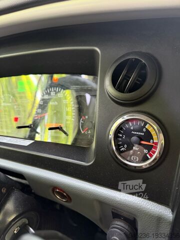 Trener Isuzu Turquoise