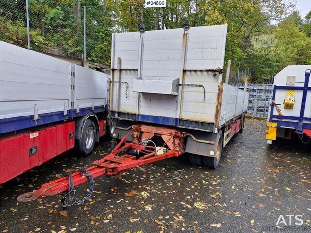 Platform aanhanger Tyllis 2 akslet Flatbed trailer – repair project with fol
