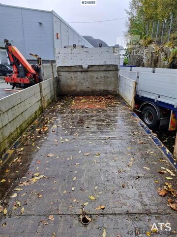 Platform aanhanger Tyllis 2 akslet Flatbed trailer – repair project with fol