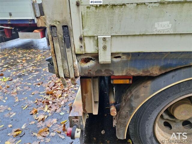 Platform aanhanger Tyllis 2 akslet Flatbed trailer – repair project with fol
