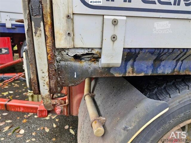 Platform aanhanger Tyllis 2 akslet Flatbed trailer – repair project with fol