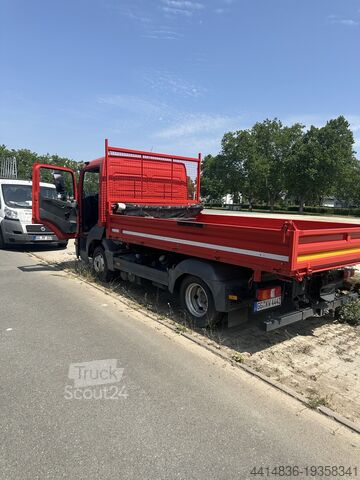 Transportador con volquete de tres lados Mercedes-Benz Atego 818