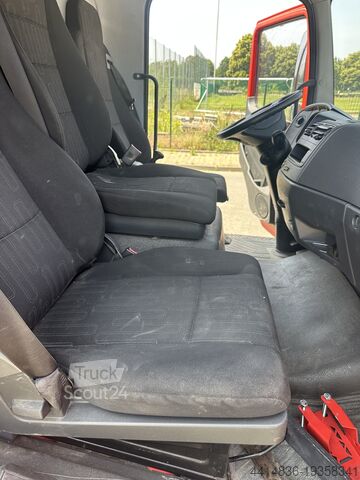 Transportador con volquete de tres lados Mercedes-Benz Atego 818