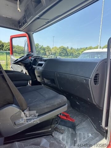 Μεταφορέας με τρίπλευρη ανατροπή Mercedes-Benz Atego 818