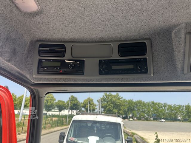 Μεταφορέας με τρίπλευρη ανατροπή Mercedes-Benz Atego 818