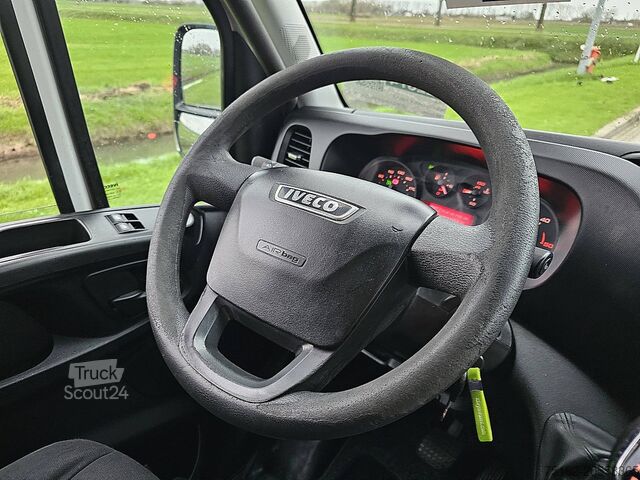 Valise IVECO DAILY 70C17 Bakwagen Laadklep