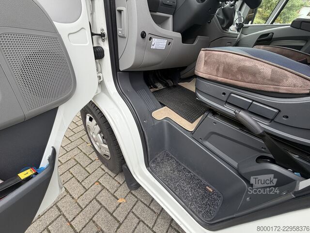 عربة تخييم شبه مدمجة Eura Mobil Terrestra 650EB, sehr gepflegt