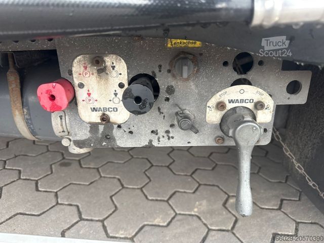 Semiremorcă deschisă cu prelată Tiefbett Stufensattel mit Auffahrrampe 25T